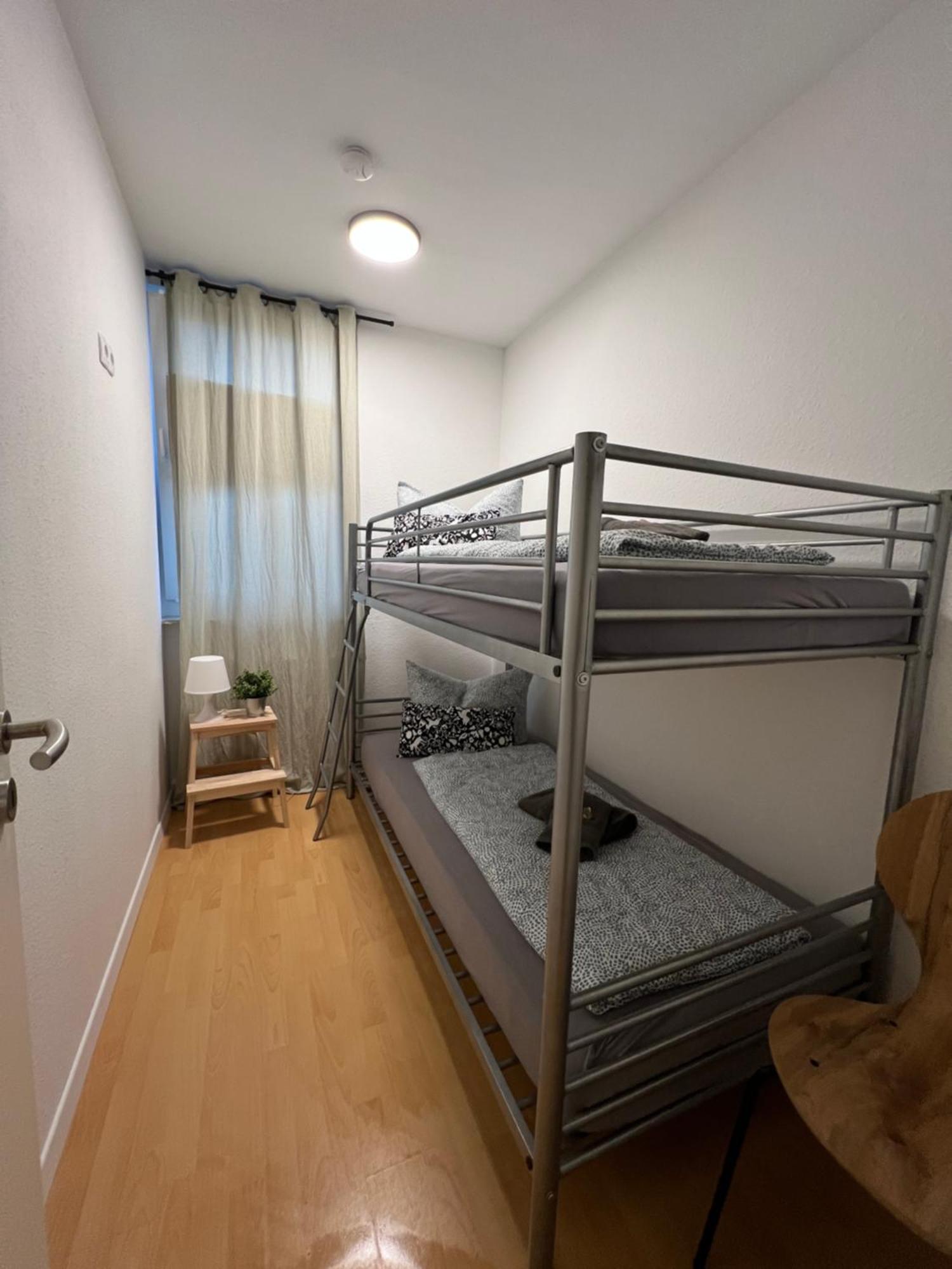 Apartment Humboldt 3 Schlafzimmer,Wifi, Netflix Parken, Terrasse, Klimatisiert, Naehe Zentrum Jena Esterno foto