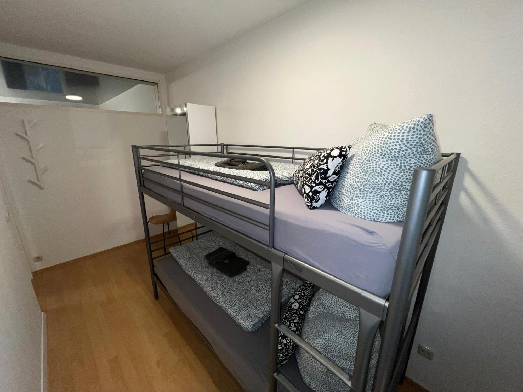 Apartment Humboldt 3 Schlafzimmer,Wifi, Netflix Parken, Terrasse, Klimatisiert, Naehe Zentrum Jena Esterno foto